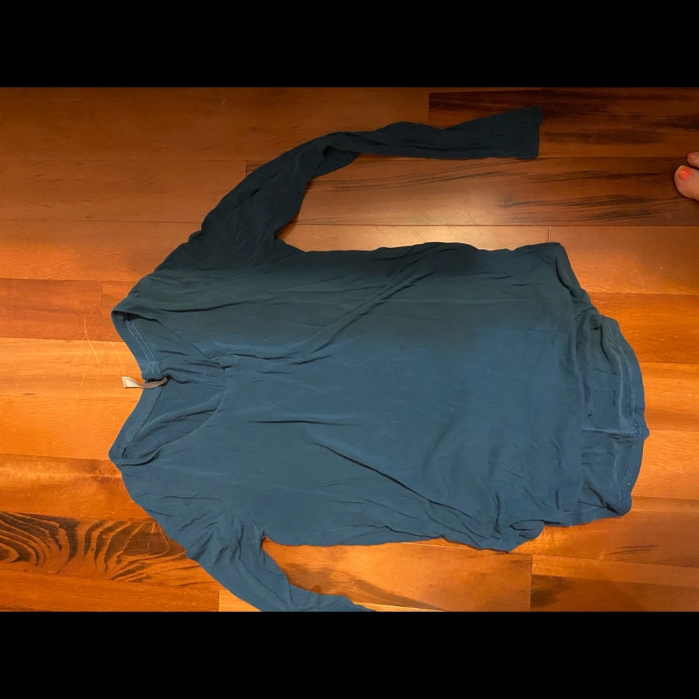 Long sleeve Athleta shirt